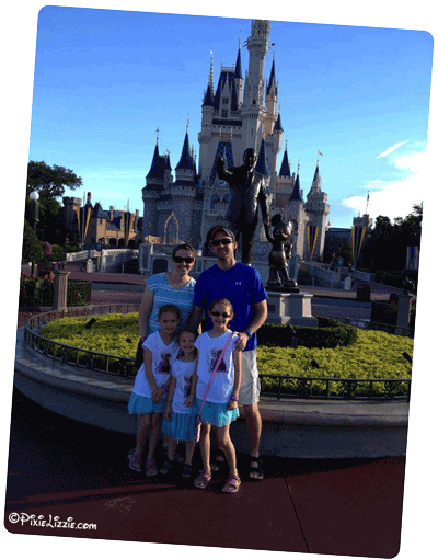 Melinda And Family - Disney World, Cinderella Castle (400x511), Png Download