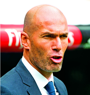 Zinedine Zidane - Santiago Bernabéu Stadium (667x375), Png Download