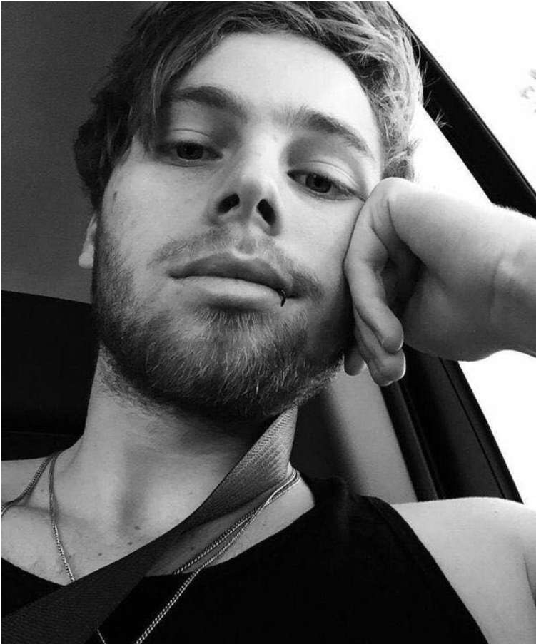 5sos Reindeerxoxo - Luke Hemmings Instagram 2016 (750x1334), Png Download