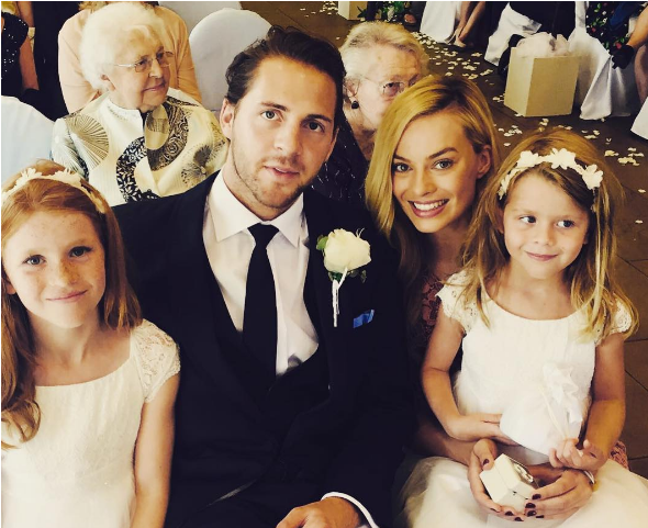 Margot Robbie - Margot Robbie Tom Ackerley Wedding (844x480), Png Download