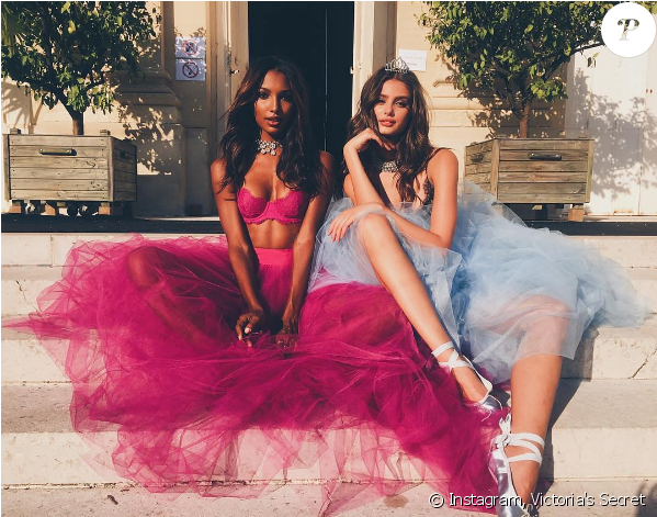 Jasmine Tookes Et Taylor Hill - Taylor Hill And Jasmine Tookes (950x470), Png Download