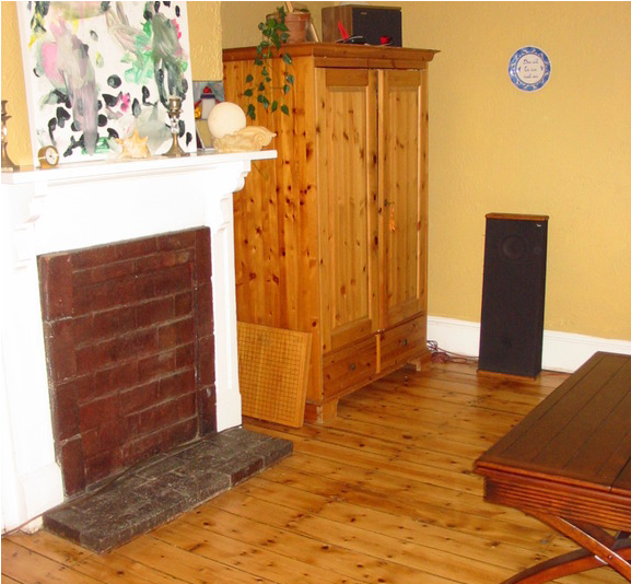 1850 Clapboard House Close To Nyc On A Stream With - Floor (800x533), Png Download