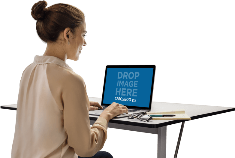 Macbook Mockup Template Of A Woman Typing - Coffee Table (800x600), Png Download