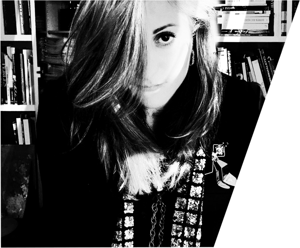 Renowned French Restaurant, Jules Verne, Located At - Girl (1024x847), Png Download