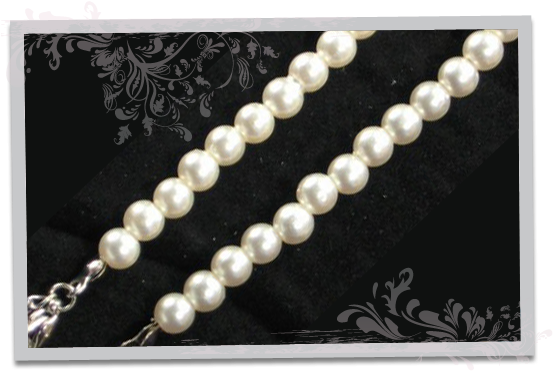 This Very Elegant Pearl Bra Strap Is Made From A String - World Wide Web (558x384), Png Download
