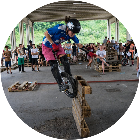 Vera Höfer - Stunt Performer (600x600), Png Download