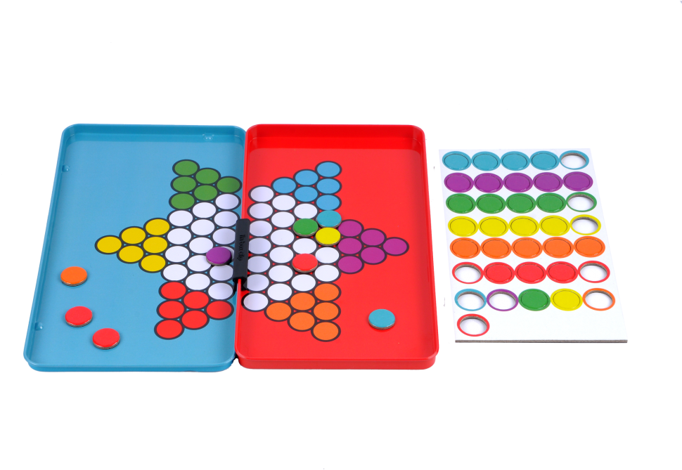 Compact And Chique, A Variety Of 25 Classic Board Games - Circle (1008x1000), Png Download