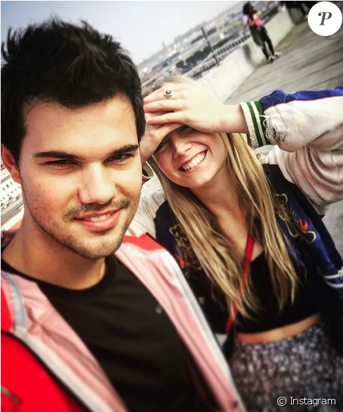 Billie Lourd Et Taylor Lautner Sur Une Photo Publiée - Billie Lourd Taylor Lautner (637x595), Png Download