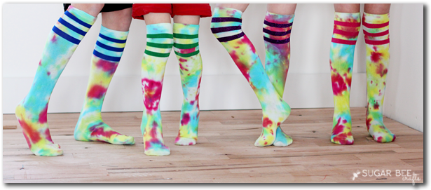 How To Tie Dye Socks - Color Run Socks (648x276), Png Download