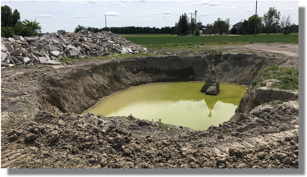 Pond - Fish Pond (1100x660), Png Download